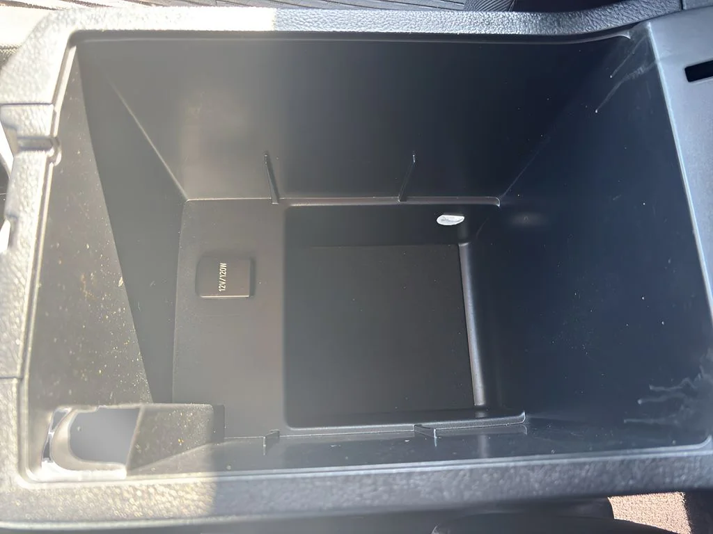 Used 2016 Midnight Black Metallic Toyota SR5 image 23