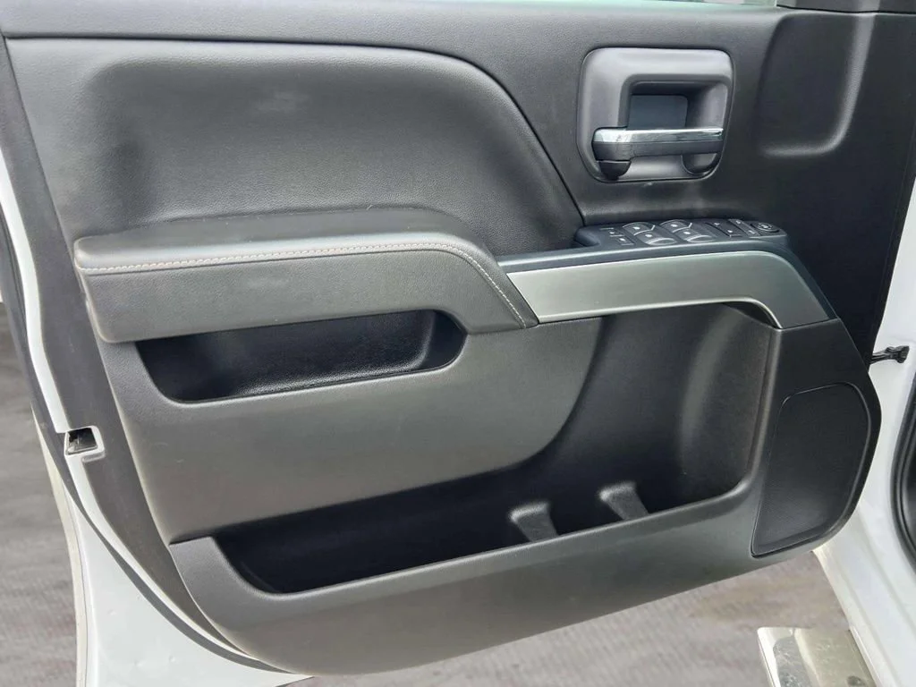 Certified Used 2018 SUMMIT WHITE Chevrolet LT image 20