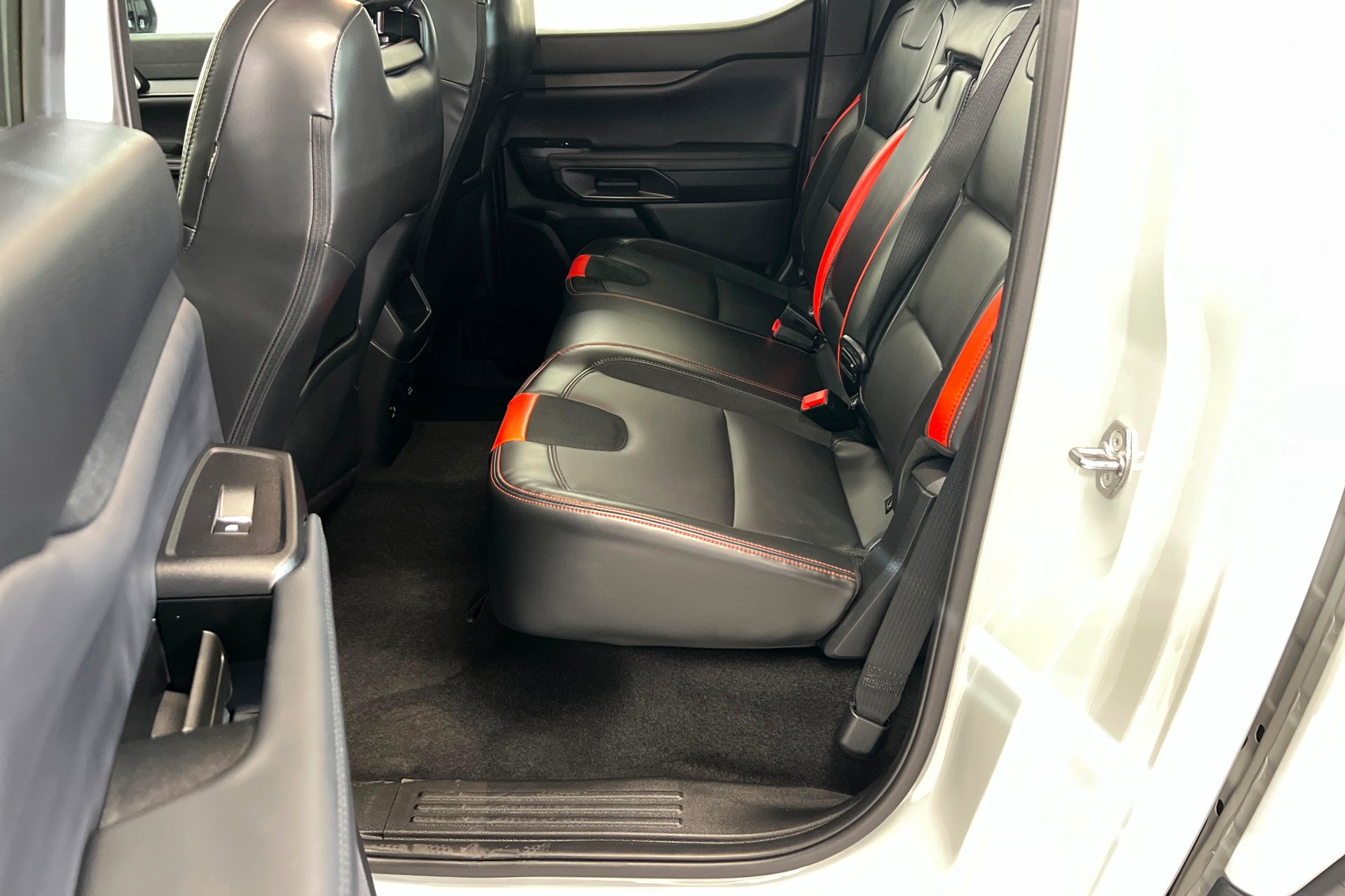 Used 2024 CACTUS GRAY Ford Raptor image 23