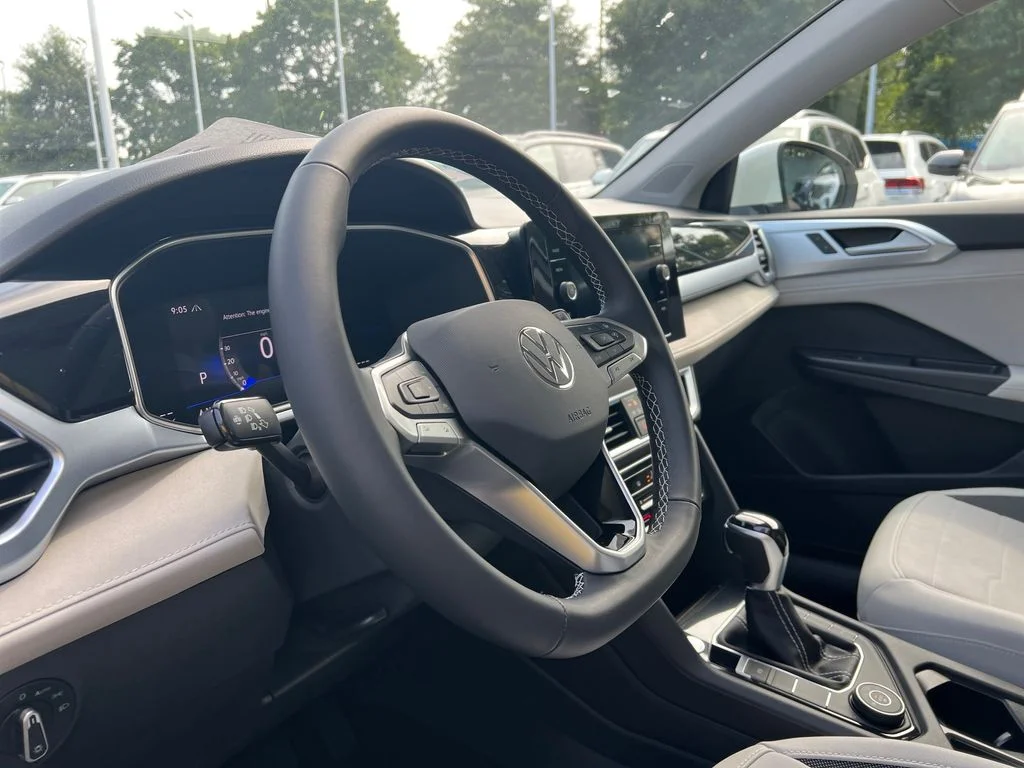New 2026 White Volkswagen 1.5T SE image 3