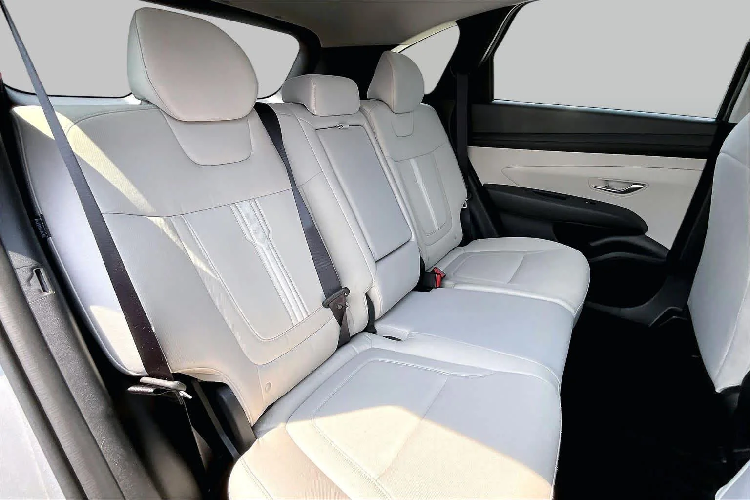 Used 2026 Shimmering Silver Hyundai SEL image 21