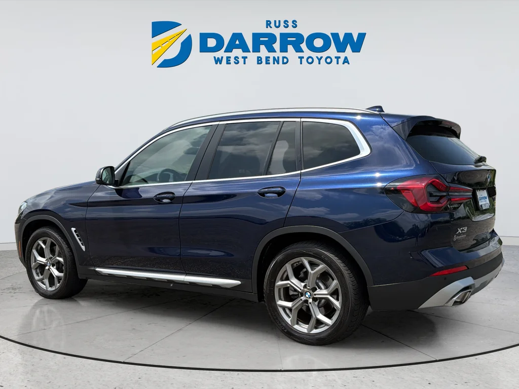Used 2022 Blue BMW xDrive30i image 3