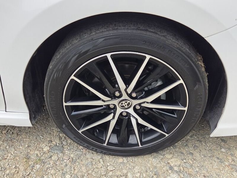 Used 2023 Ice Toyota SE image 16