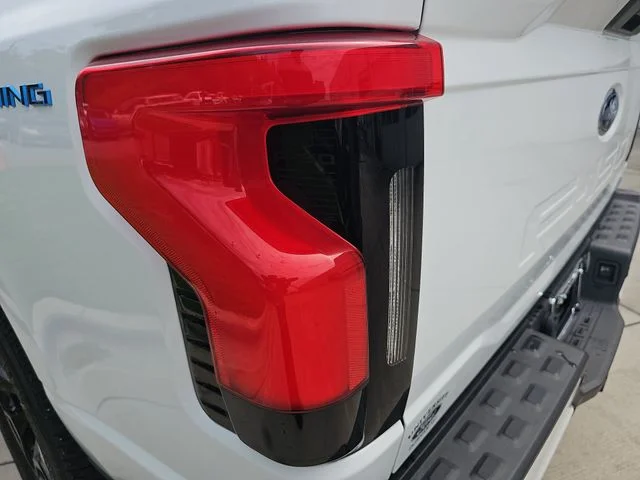 Used 2023 White Ford XLT image 32