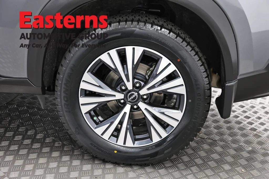 Used 2023 Gray Nissan SV image 33