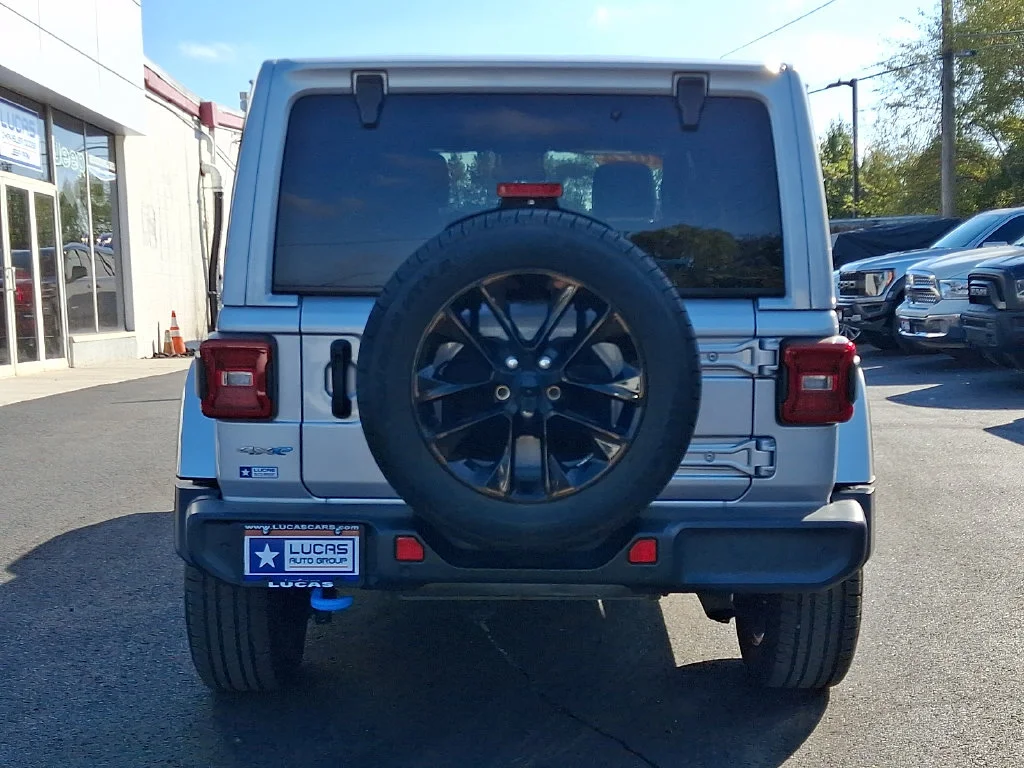 Used 2024 Silver Jeep Sahara 4xe image 10