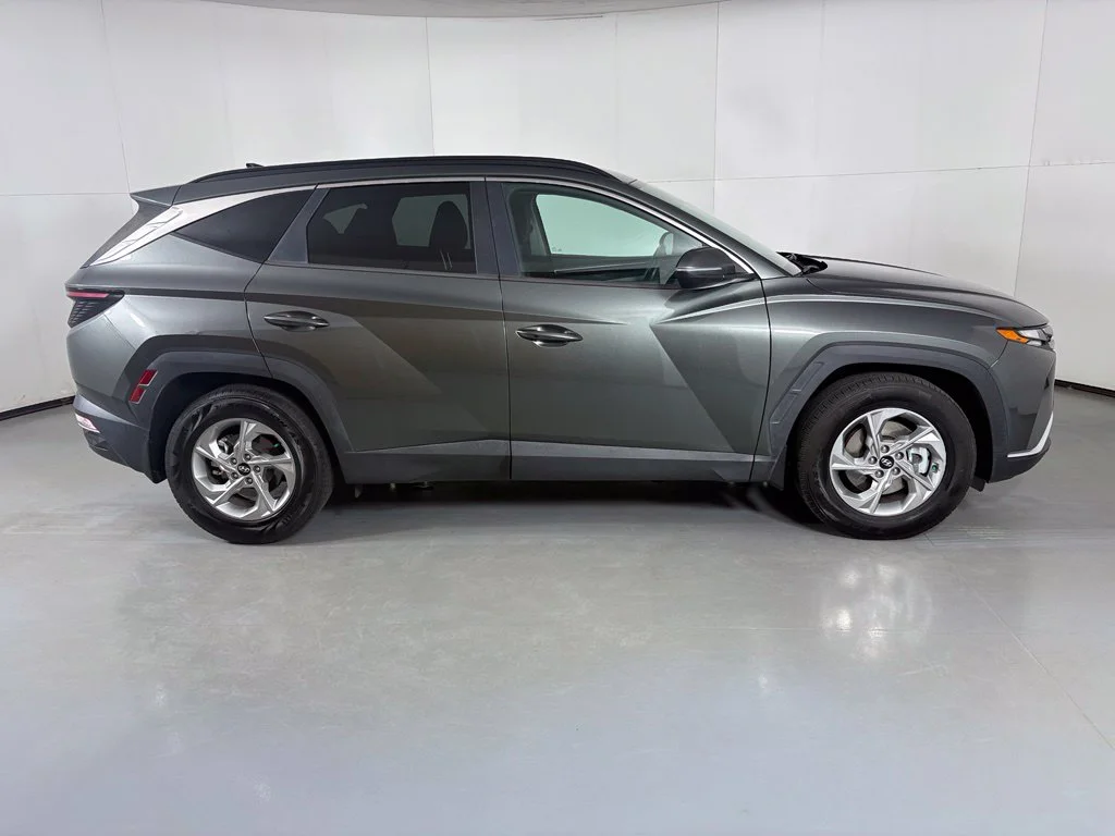 Used 2022 Gray Hyundai SEL image 9