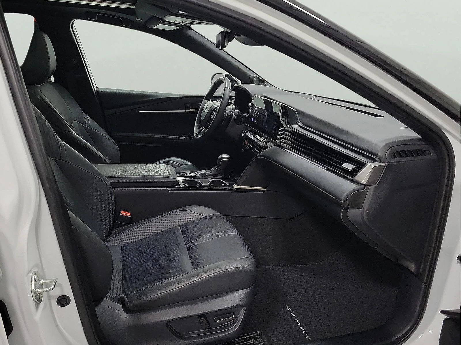 Certified Used 2025 WIND CHILL Toyota XSE image 15
