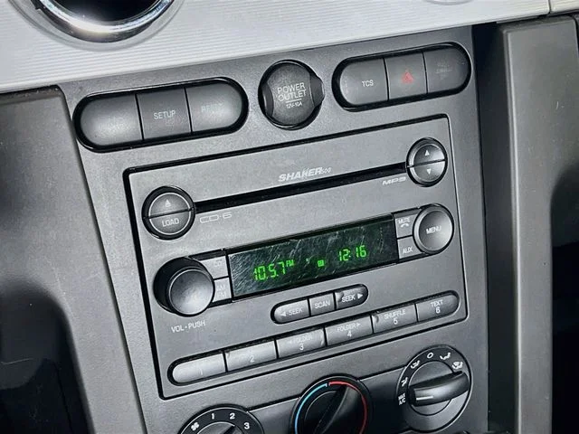 Used 2006 Green Ford GT Premium image 16