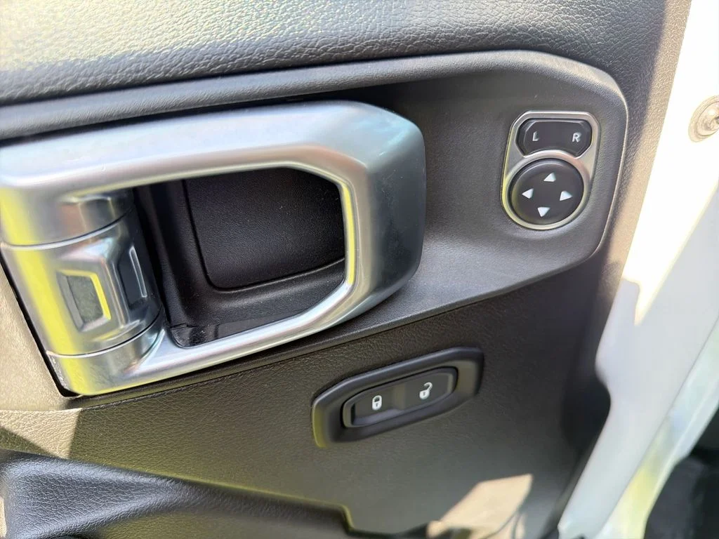 Used 2024 White Jeep Rubicon 4xe image 7