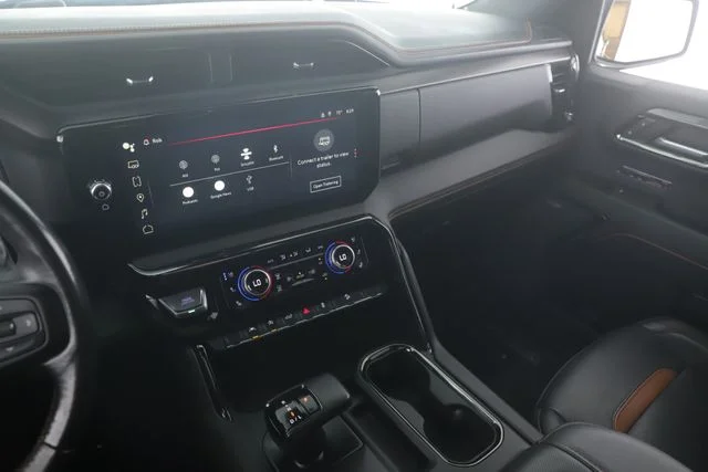 Used 2022 Black GMC AT4 image 27