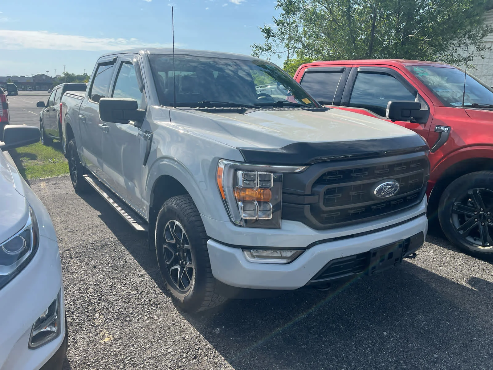 Used 2023 Avalanche Ford XLT image 2