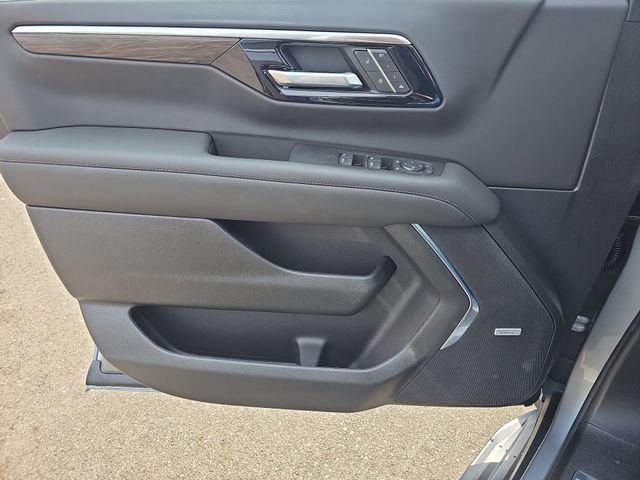 New 2026 Sterling Gray Metallic Chevrolet LT image 25