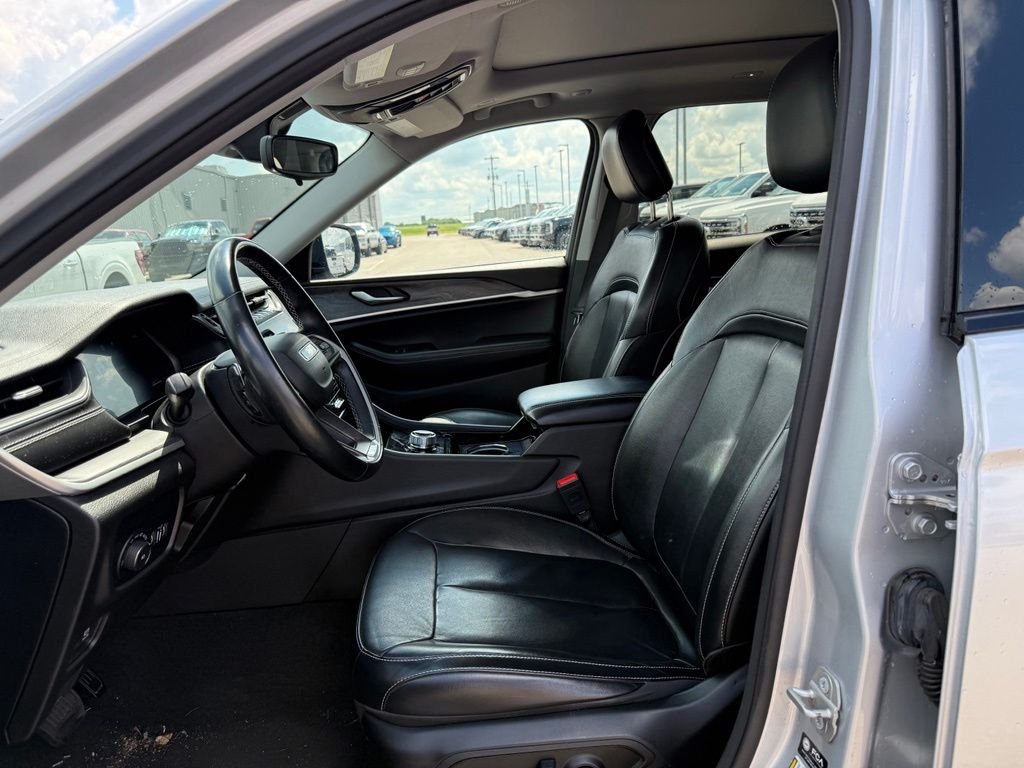 Used 2021 Silver Zynith Jeep Limited image 5