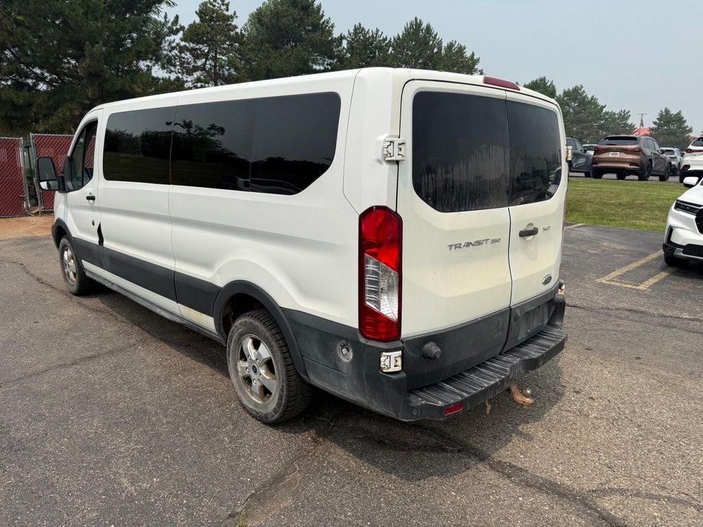 Used 2017 White Ford XLT image 2