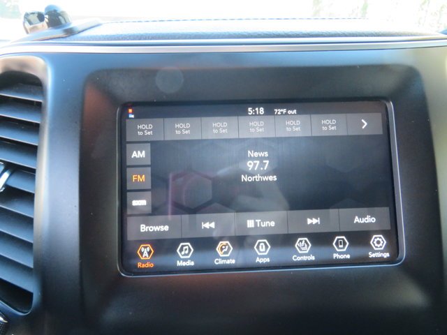 Used 2019 Gray Jeep  image 23