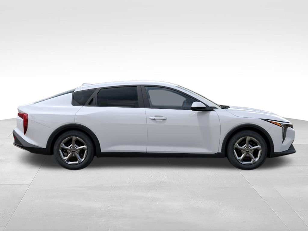 New 2026 Snow White Pearl Kia LXS image 7