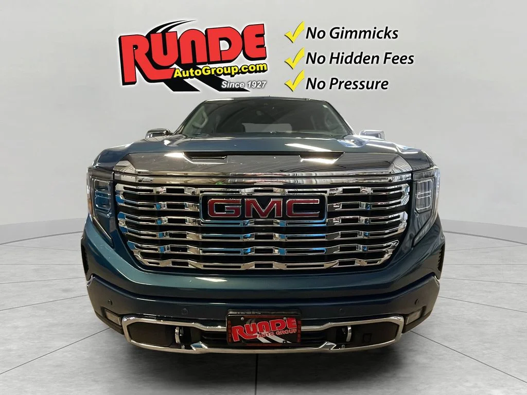 Used 2024 Metallic GMC Denali image 9