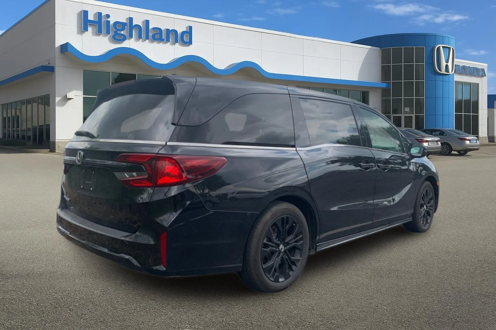 Used 2025  Honda Sport-L image 3