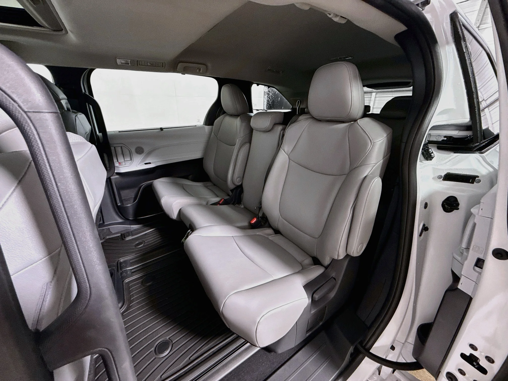 New 2026 Wind Chill Pearl Toyota XLE image 24