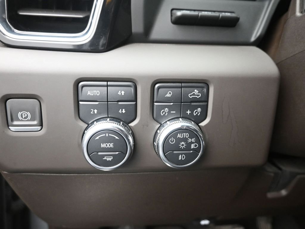 Used 2024 Silver GMC Denali image 19