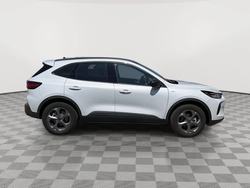 Used 2025 Space Silver Metallic Ford ST-Line image 2