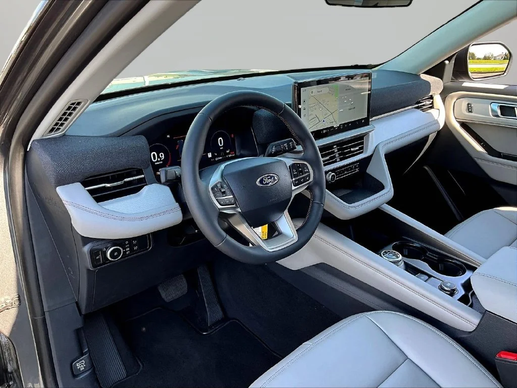 New 2026 Carbonized Gray Metallic Ford Active image 7