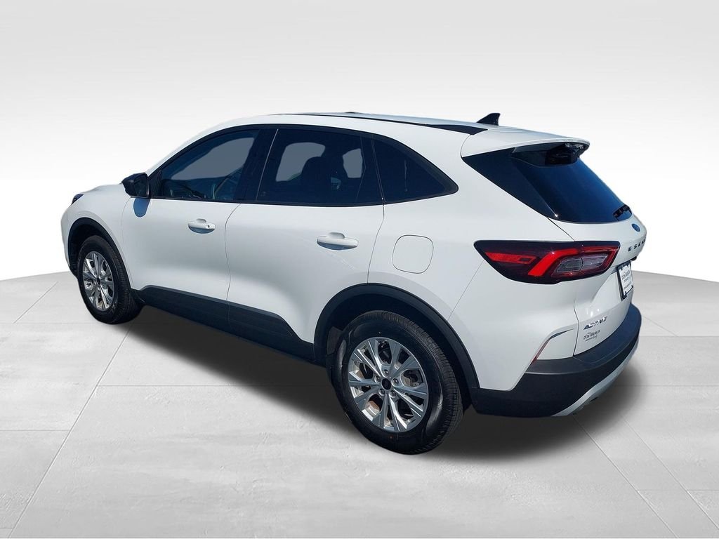 Used 2025 White Ford Active image 3