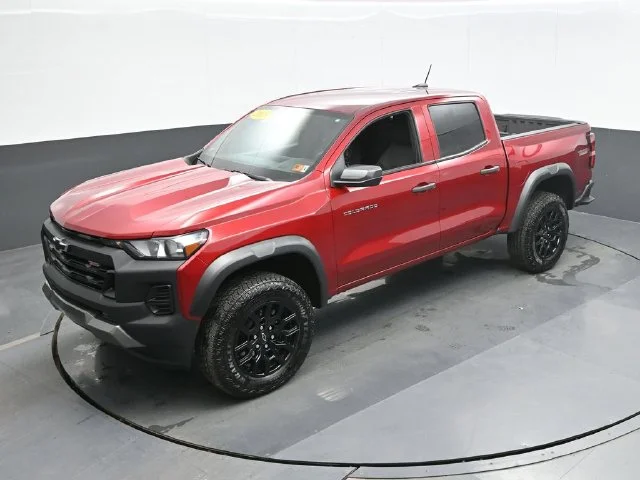 Used 2025 Red Chevrolet Trail Boss image 13