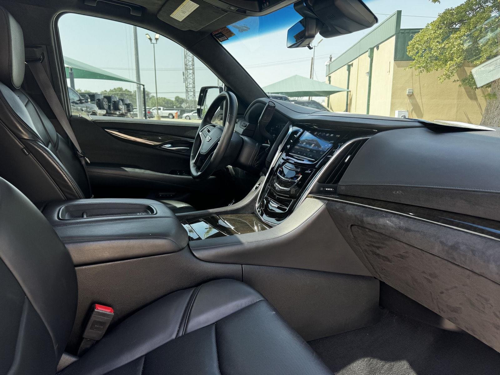 Used 2017 Radiant Silver Metallic Cadillac Platinum image 13