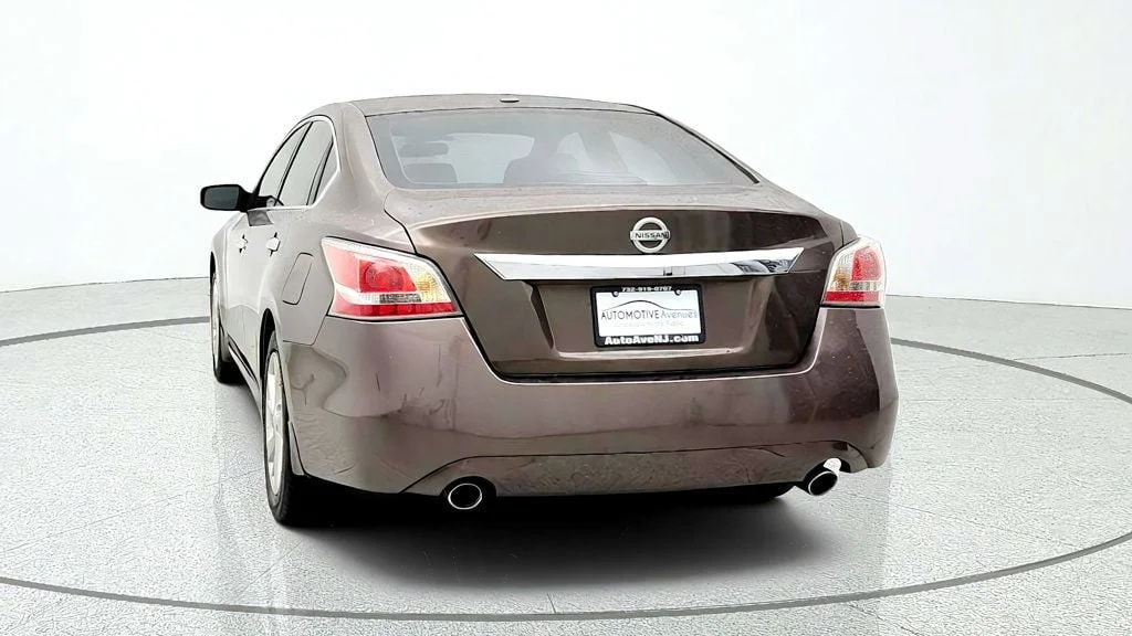 Used 2014 Java Metallic Nissan 4dr Sedan I4 2.5 SV image 6