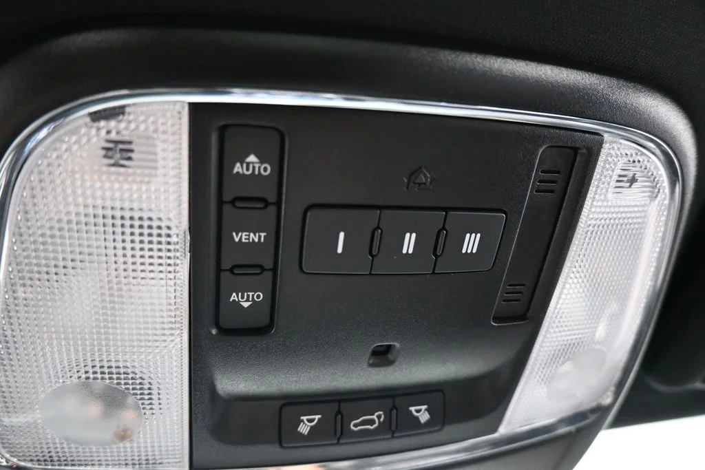 Used 2021 Granite Crystal Metallic Clearcoat Jeep Limited image 29