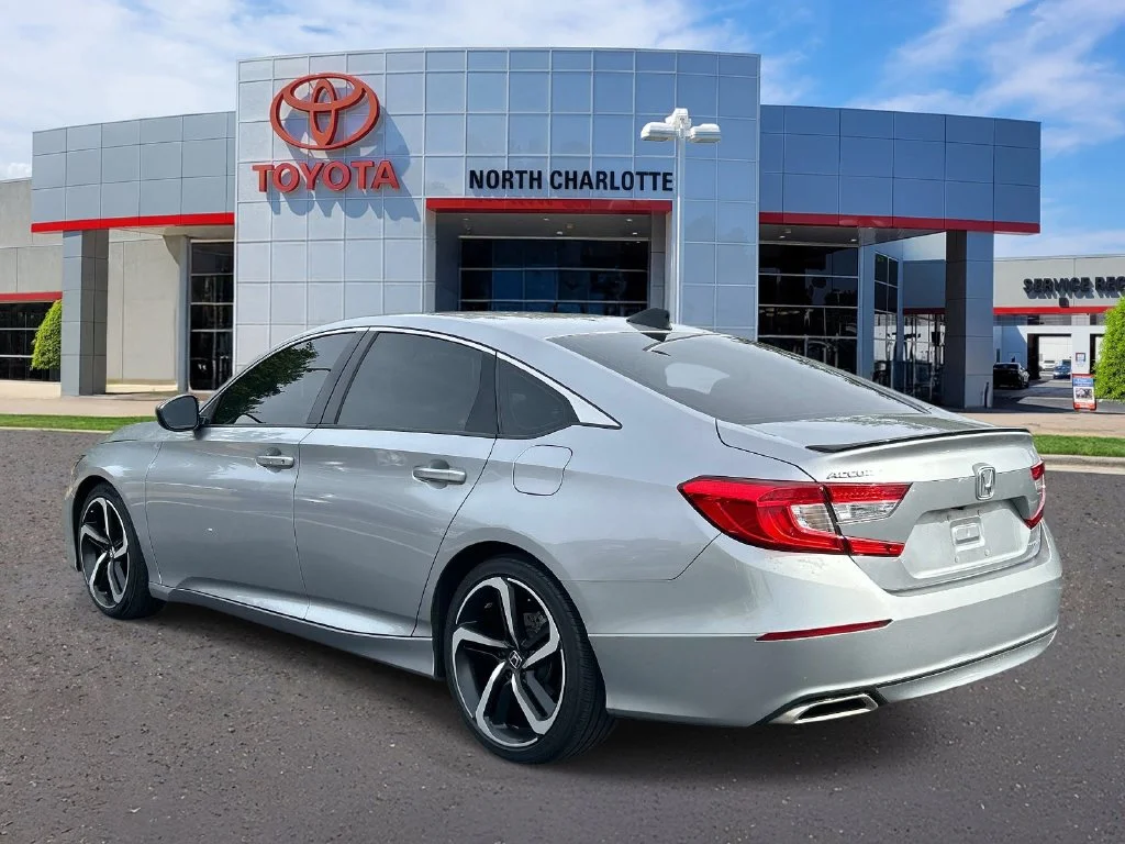 Used 2022  Honda Sport image 6
