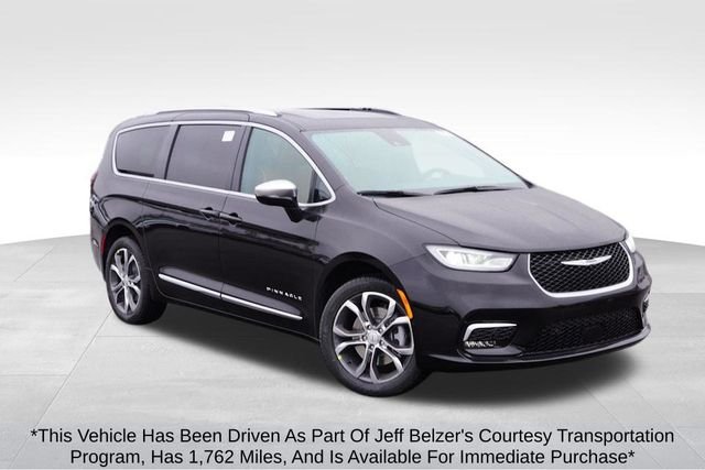 2026 Chrysler Pacifica Pinnacle AWD's photo