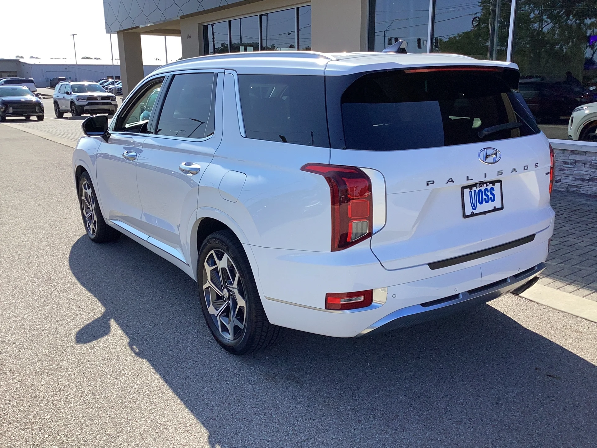 Used 2021 Hyper White Hyundai Calligraphy image 9