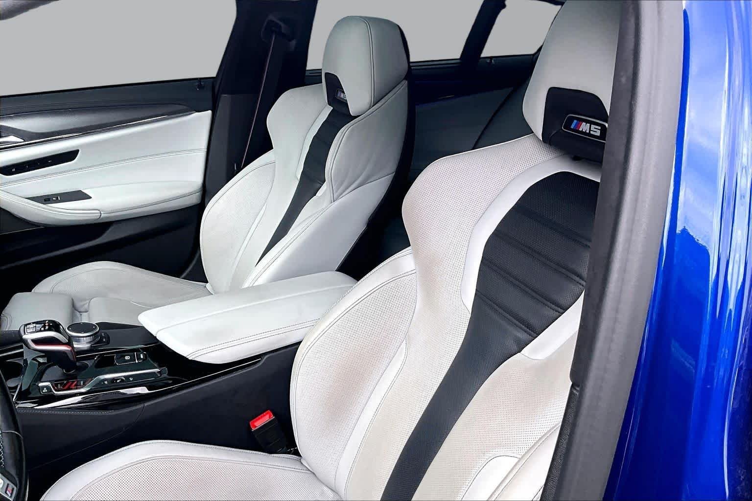 Used 2022 Marina Bay Blue Metallic BMW  image 7