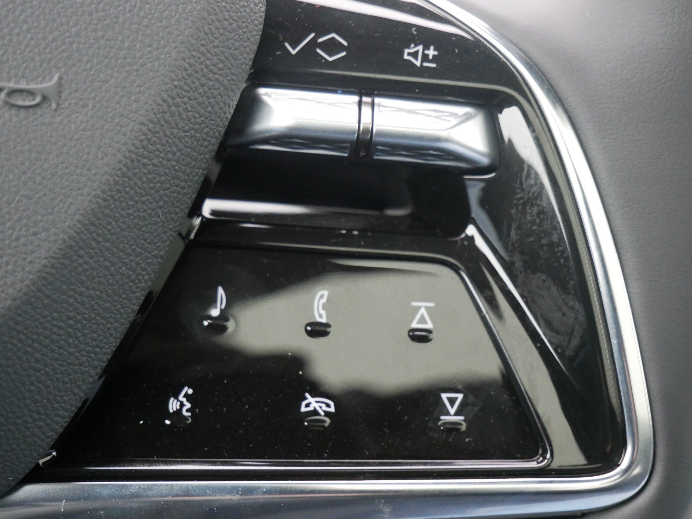 2026 Cadillac OPTIQ Sport - Photo 26