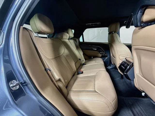 Used 2024 Blue Land Rover SE image 29