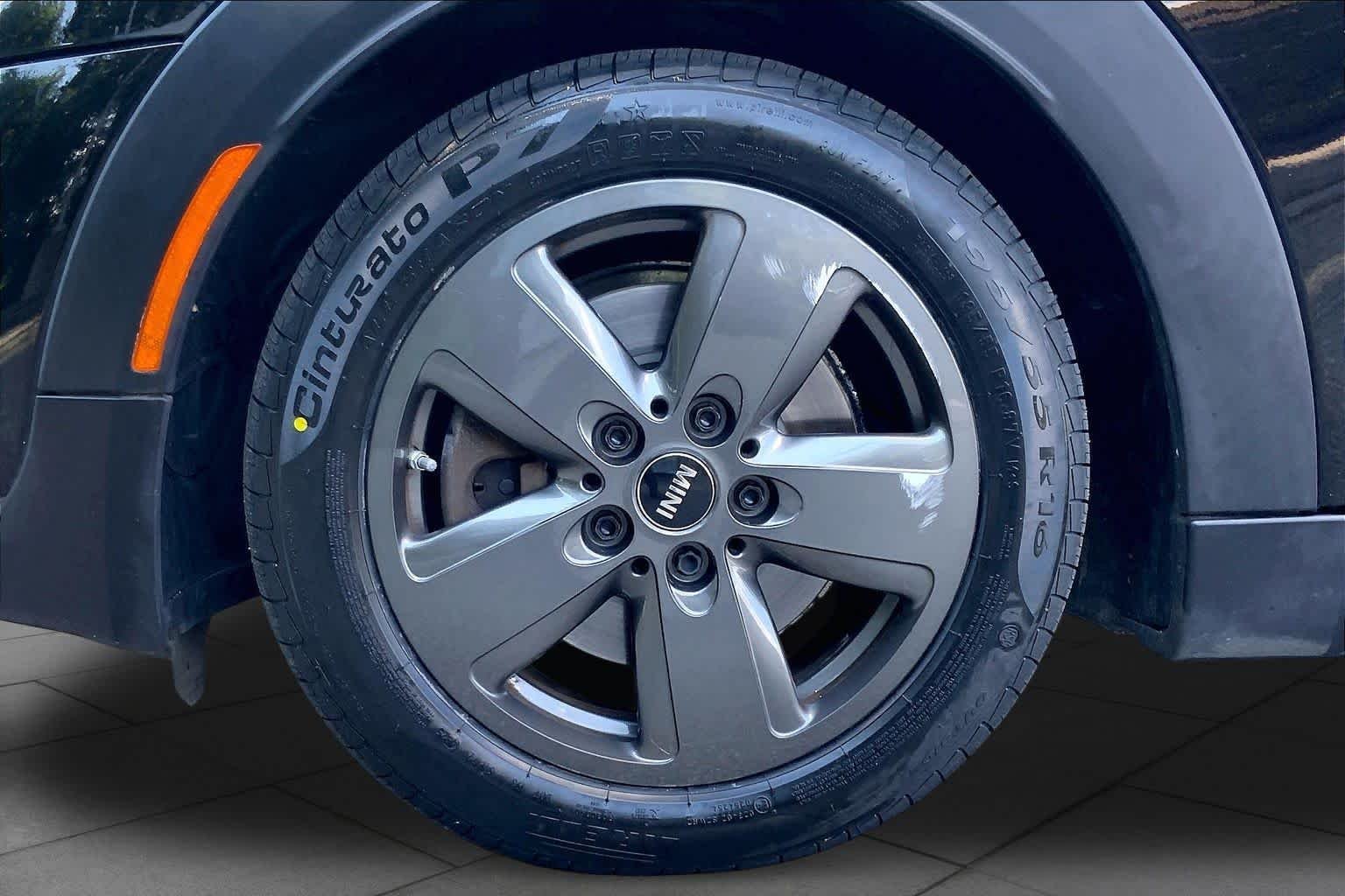 Used 2021 Midnight Black Metallic MINI Cooper S image 9
