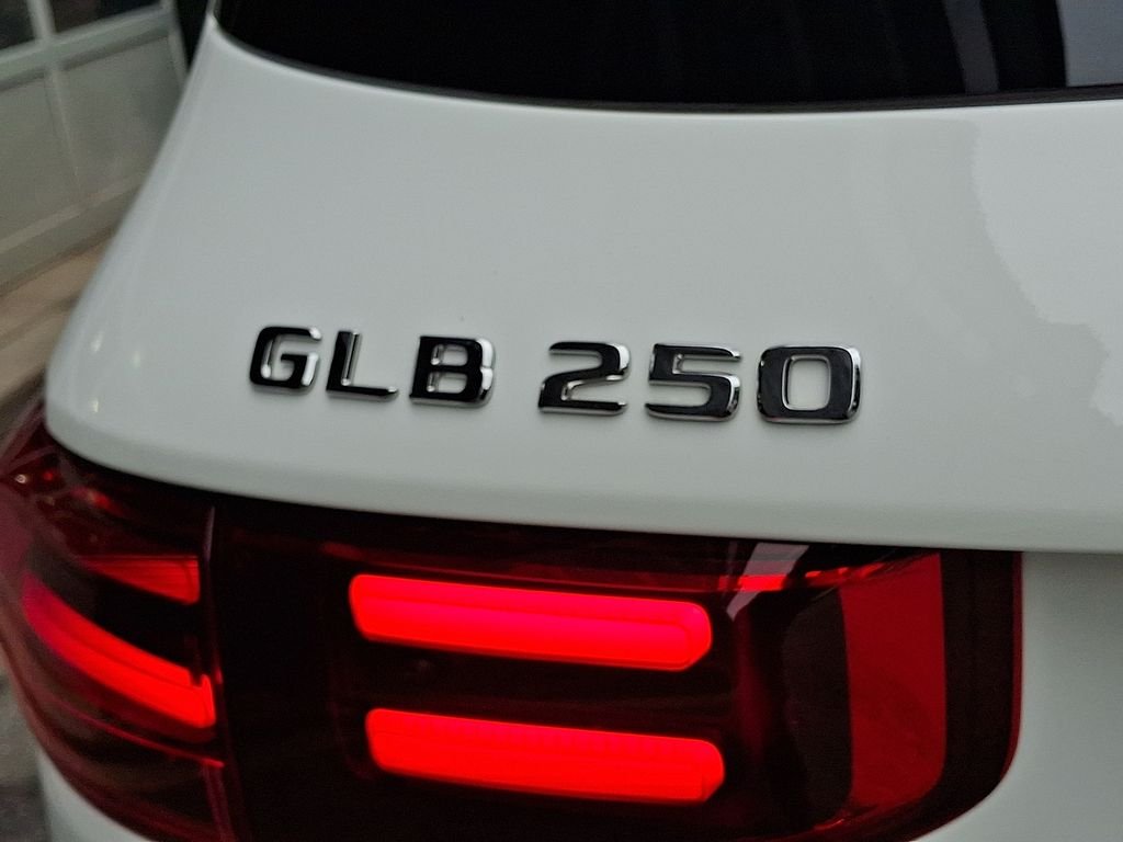 Used 2026 White Mercedes-Benz GLB 250 image 30