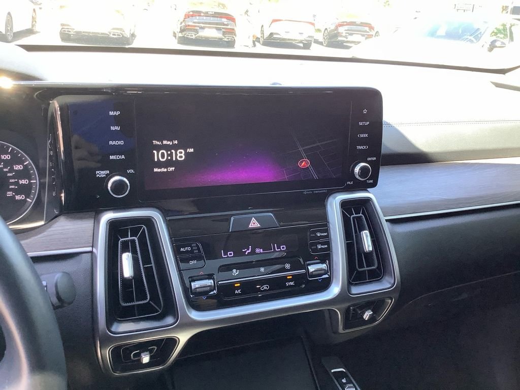 Used 2023 White Kia X-Line S image 11