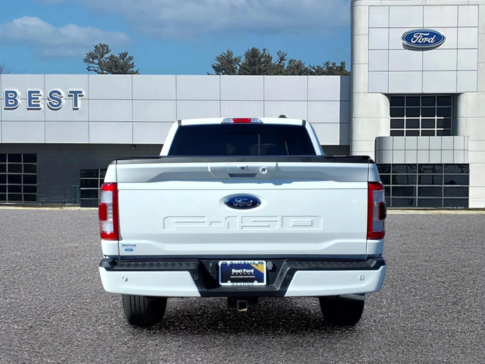 Used 2023 Star White Metallic Tri-Coat Ford LARIAT image 5