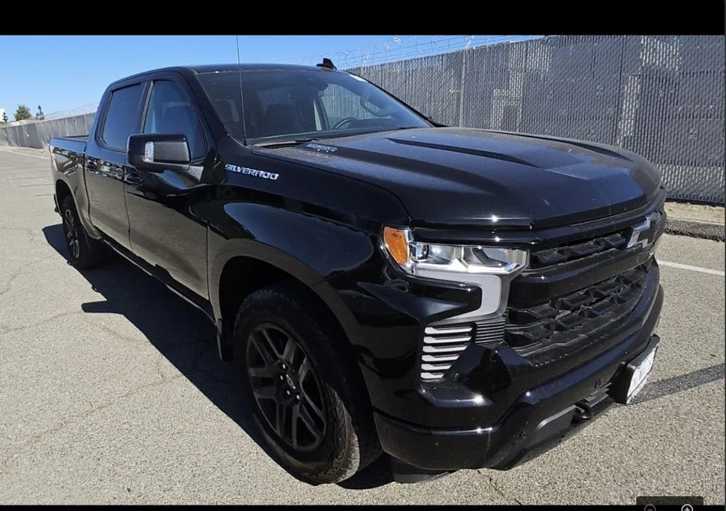 Used 2025 Black Chevrolet RST image 4