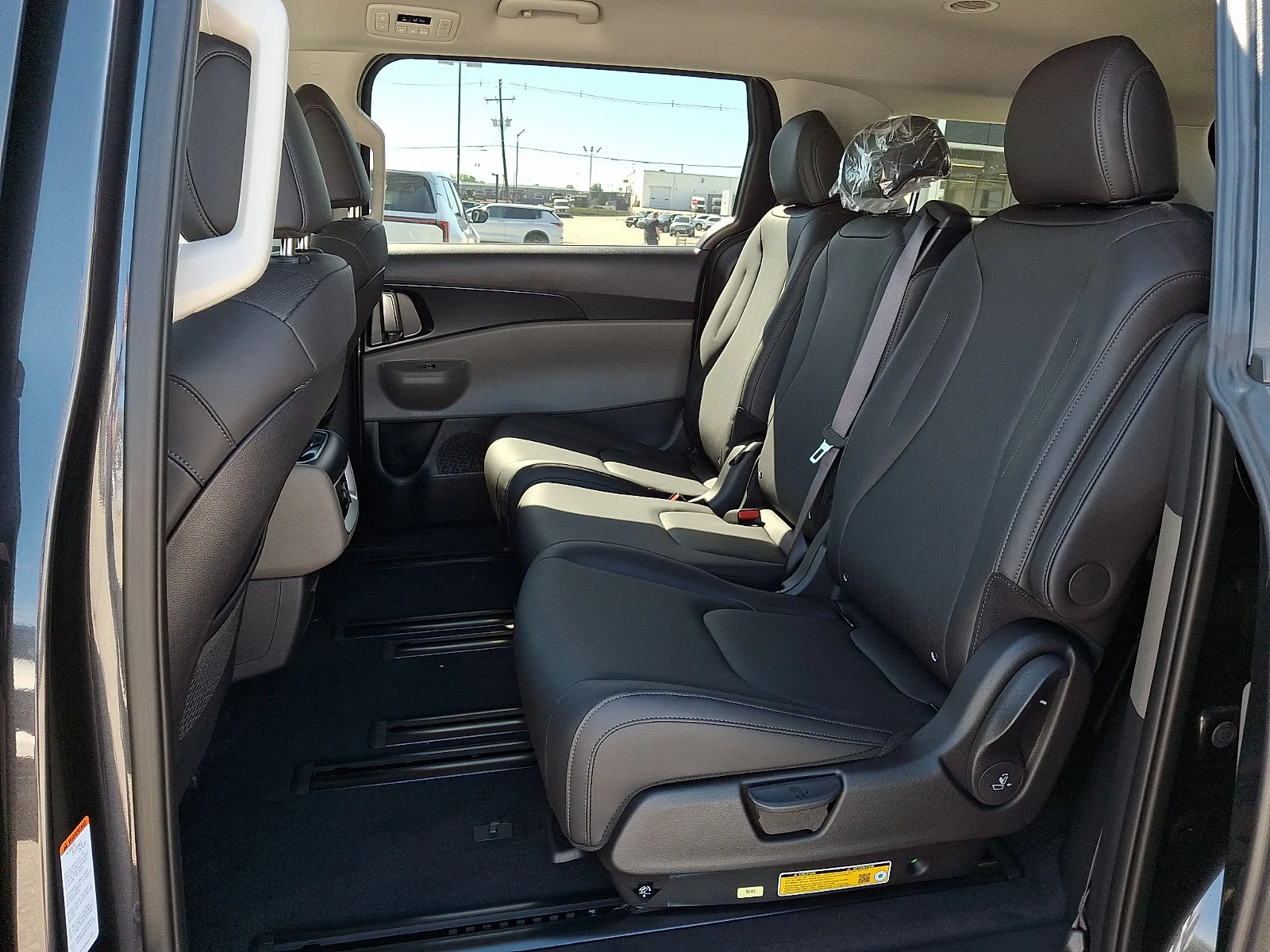 New 2027 Gray Kia LXS image 8