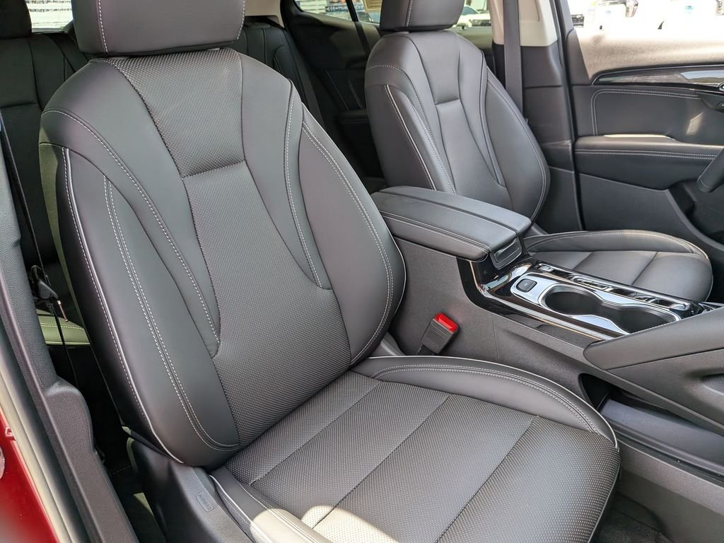 Used 2023 Red Buick Essence image 32