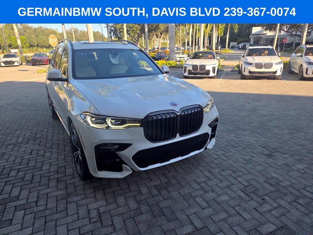 Used 2022 White Metallic BMW M50i image 38