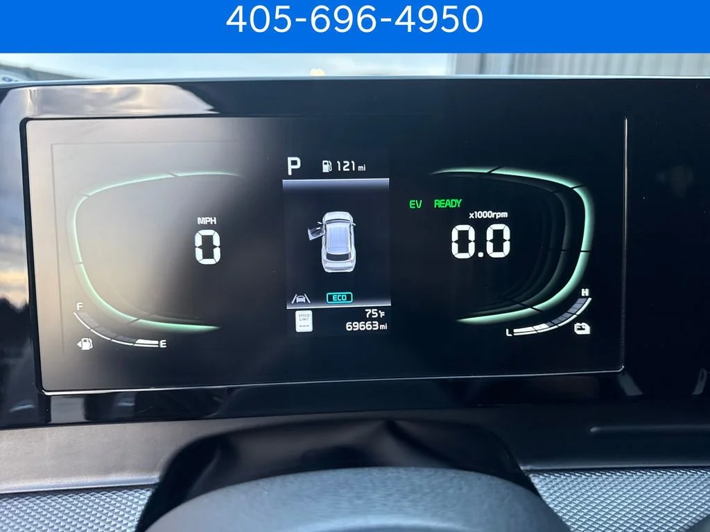 Pre-Owned 2023 Kia Sportage Hybrid LX