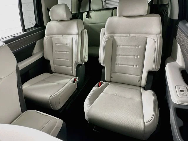 New 2027 White Hyundai Calligraphy image 11