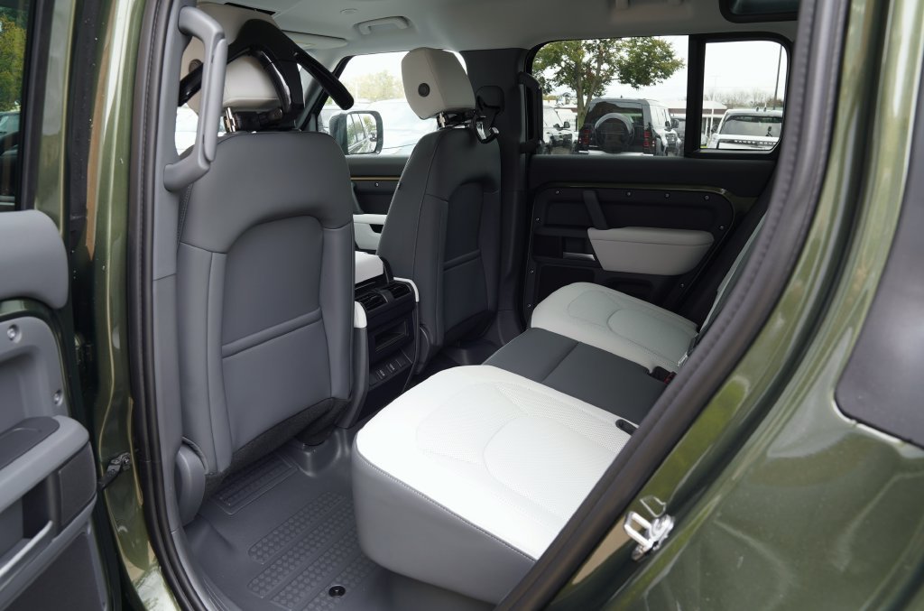 New 2026 Woolstone Green Land Rover S image 29