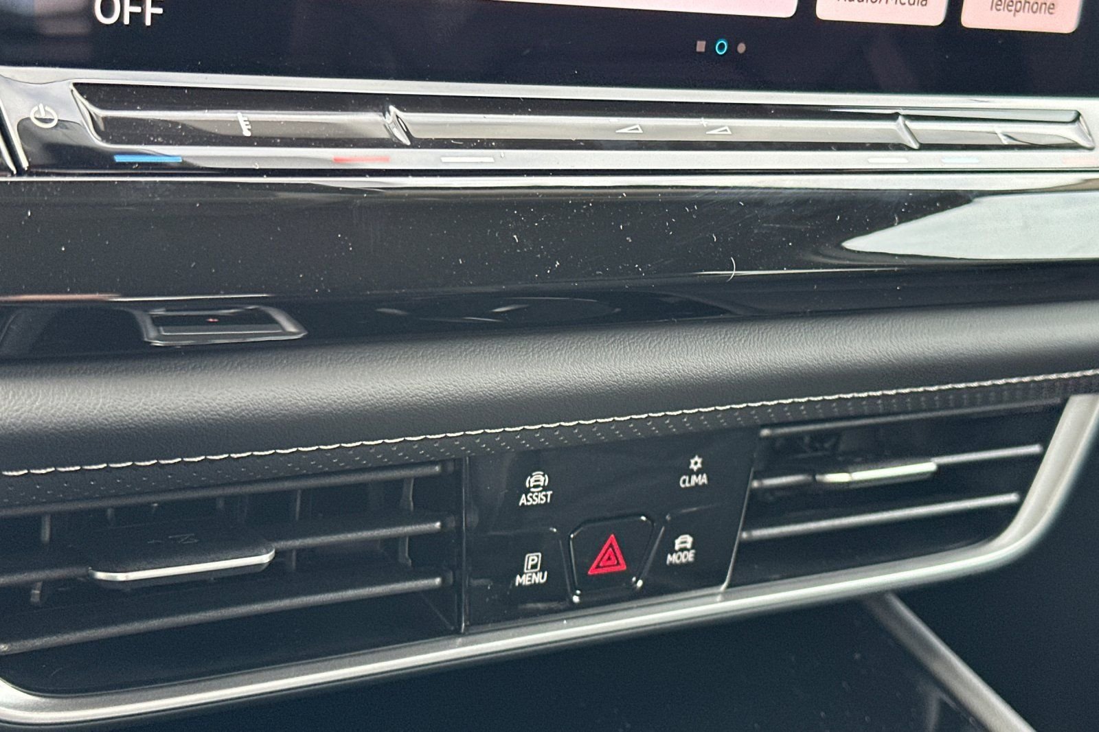 New 2026 White Volkswagen 2.0T SE w/Technology image 20